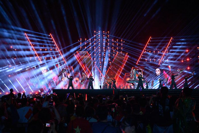 Chương cuối trẻ trung, sôi động hơn với loạt tiết mục kết hợp pop, rock, rap và chất liệu dân gian.