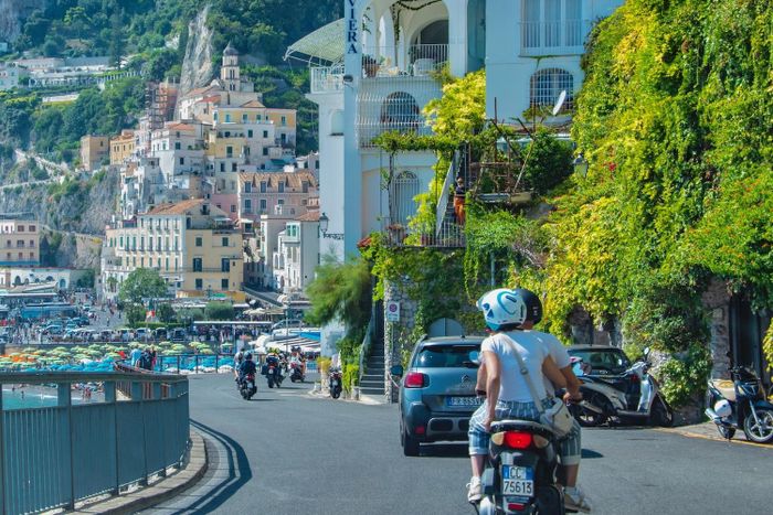Italy là một trong những thị trường có diễn biến đáng chú ý nhất trong tháng 7. Thị phần BEV tại quốc gia này giảm xuống 5,9%, từ mức 10,1% trong tháng 6/2026, sau khi các chương trình ưu đãi trước đó kết thúc.
