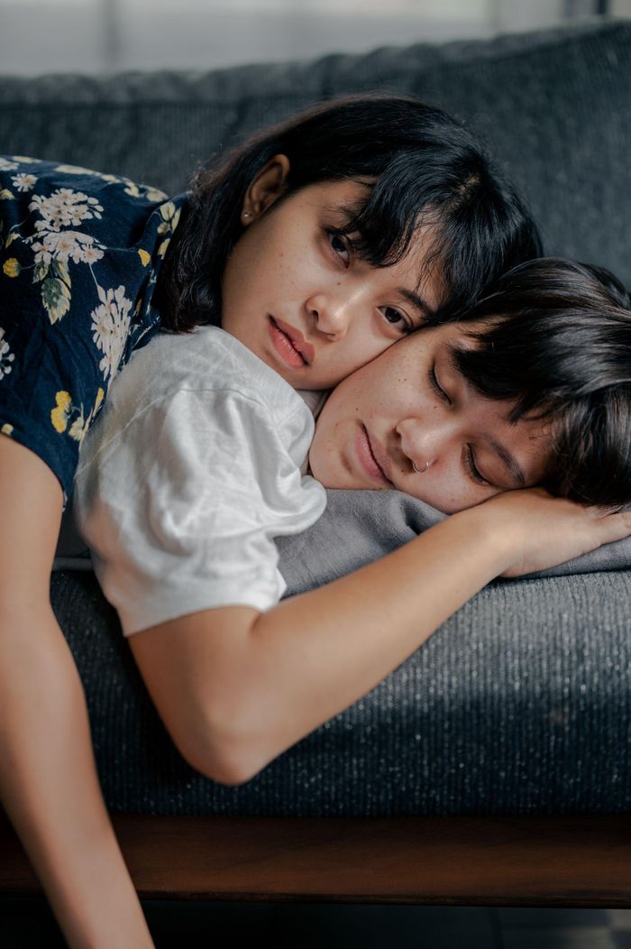 Quay lại với người yêu cũ đôi khi không bắt đầu từ tình yêu, mà từ nỗi cô đơn và cảm giác thân thuộc. Ảnh: Ketut Subiyanto/Pexels.