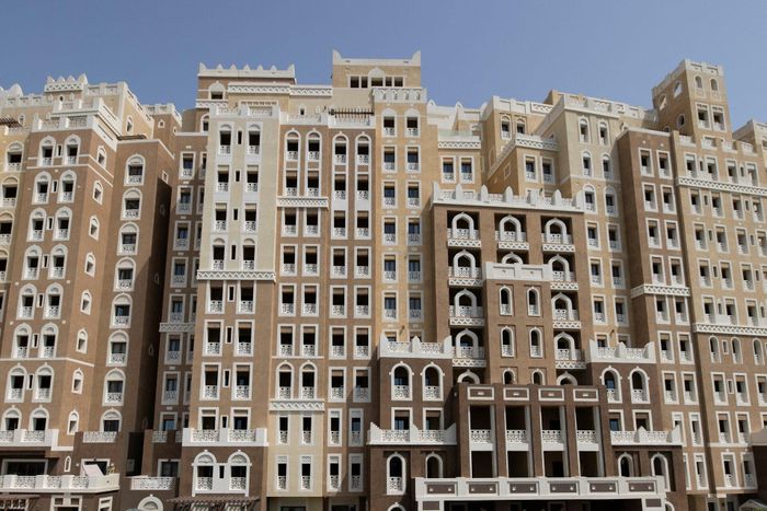  Với Dubai, tiền người mua phải vào tài khoản ký quỹ của chính dự án, tách khỏi tài khoản chung của chủ đầu tư. Ảnh: Reuters. 