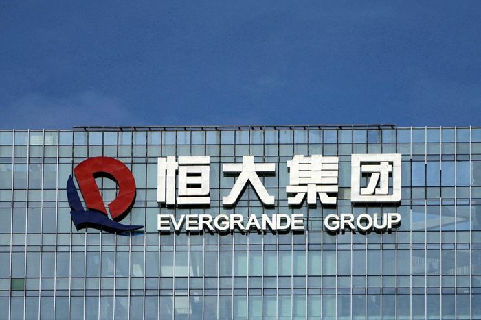  Các thương vụ của Evergrande đều có sự giúp sức từ những "ông lớn" trên thị trường. Ảnh: Reuters.
