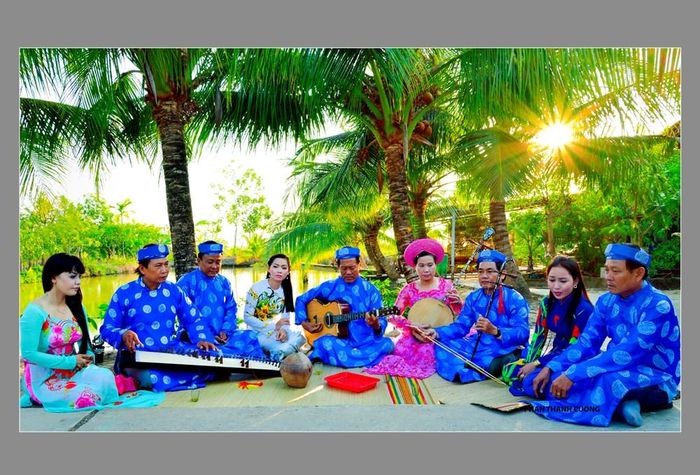 Các chương trình giao lưu văn hóa, nghệ thuật với nhạc cụ dân tộc, dân ca, dân vũ, trình diễn trang phục dân tộc, áo dài, nghệ thuật đường phố... sẽ tạo thêm sức hút cho Triển lãm