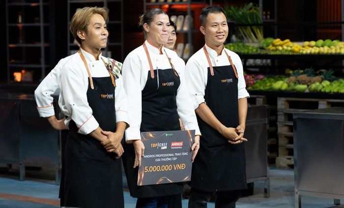 Chef Camilla (giữa) chiến thắng thử thách tập 4