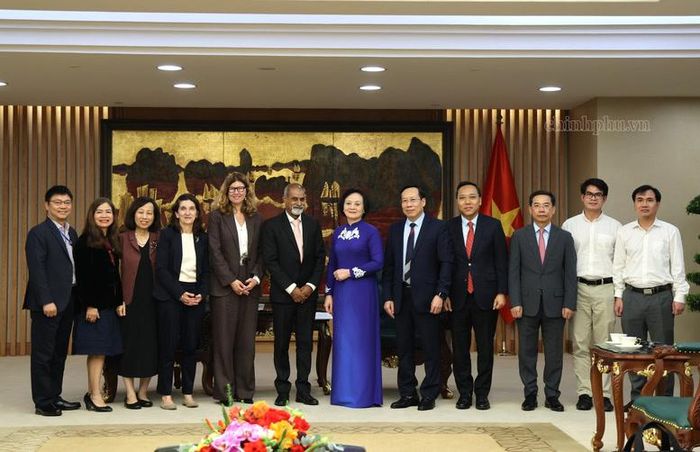 Các đại biểu chụp ảnh lưu niệm - Ảnh: chinhphu.vn/Thu Giang