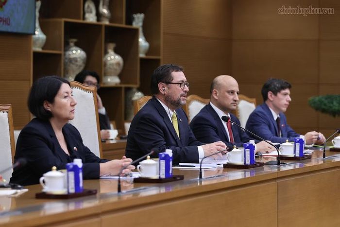 Bộ trưởng Francisco Pérez Mackenna bày tỏ nhất trí với các ý kiến định hướng của Thủ tướng Chính phủ - Ảnh: chinhphu.vn/Nhật Bắc