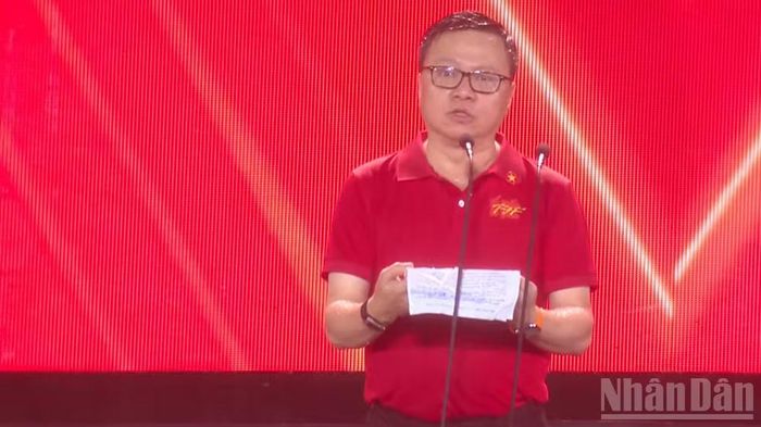 Nhà báo Lê Quốc Minh, Ủy viên Trung ương Đảng, Tổng Biên tập Báo Nhân Dân, Phó Trưởng ban Tuyên giáo Trung ương, Chủ tịch Hội Nhà báo Việt Nam, Trưởng ban chỉ đạo chương trình.