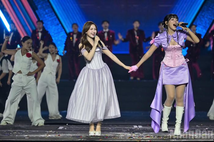 Hòa Minzy và Muội mang đến không khí trẻ trung qua tác phẩm "Điều phi thường nhỏ bé".
