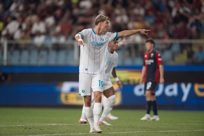 Napoli cũng giành chiến thắng 2-0 trên sân Genoa. (Ảnh: Sscnapoli)