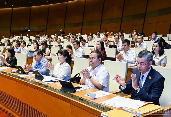 Các đại biểu dự phiên họp. (Ảnh: DUY LINH)