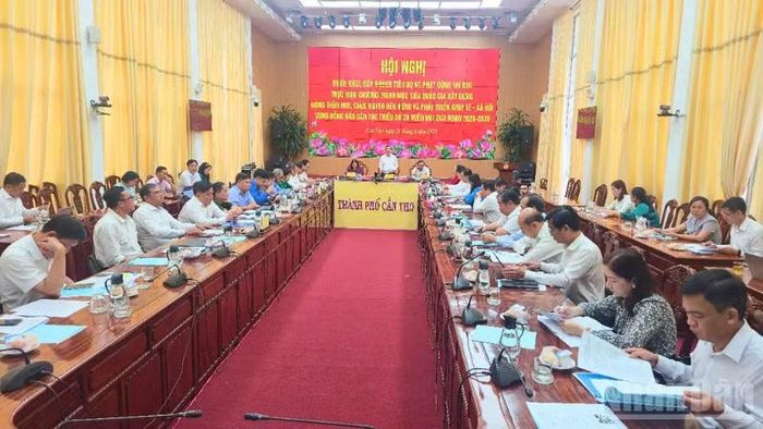 Quang cảnh hội nghị. (Ảnh: VĂN ÚT)