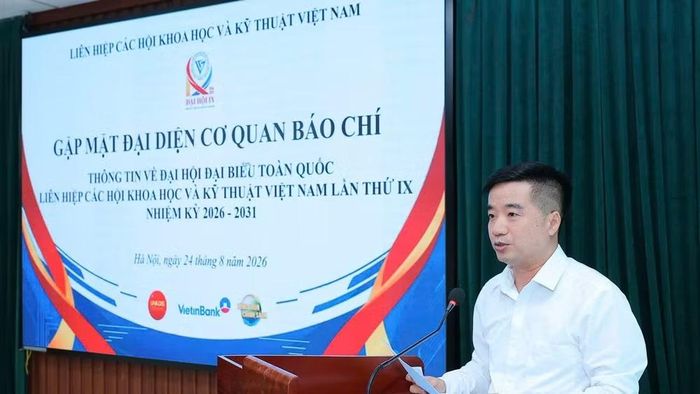 Thạc sĩ Nguyễn Quyết Chiến, Tổng Thư ký Liên hiệp Hội Việt Nam phát biểu tại sự kiện. (Ảnh: BÍCH LIÊN)