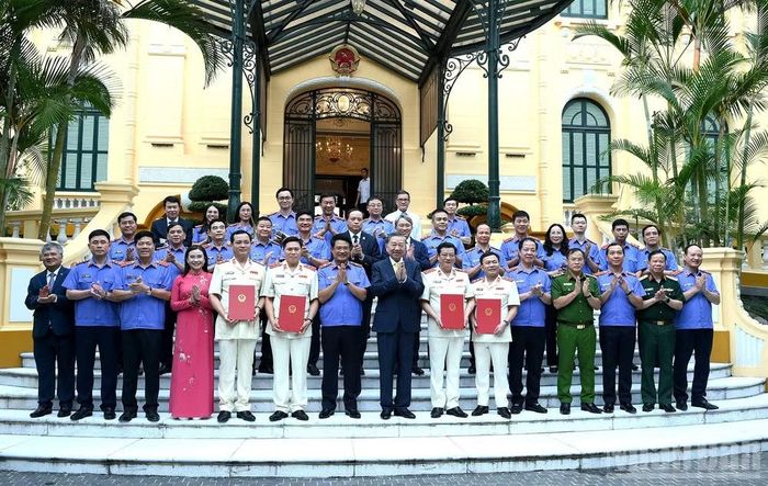 Tổng Bí thư, Chủ tịch nước Tô Lâm cùng các đại biểu dự Lễ công bố và trao Quyết định bổ nhiệm chức danh Kiểm sát viên Viện Kiểm sát nhân dân tối cao. (Ảnh: ĐĂNG KHOA)