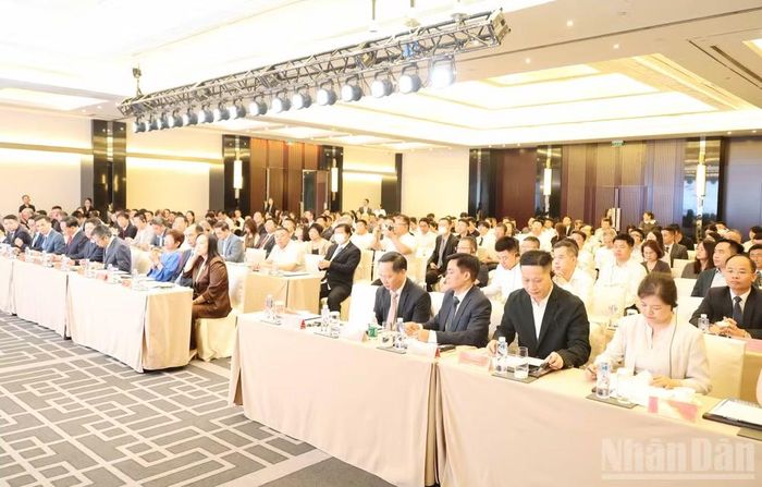 Các đại biểu dự Tọa đàm.