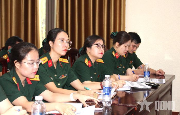  Các học viên tham gia lớp bồi dưỡng. 
