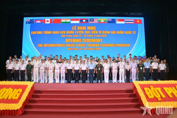 Đại biểu các nước chụp ảnh chung.