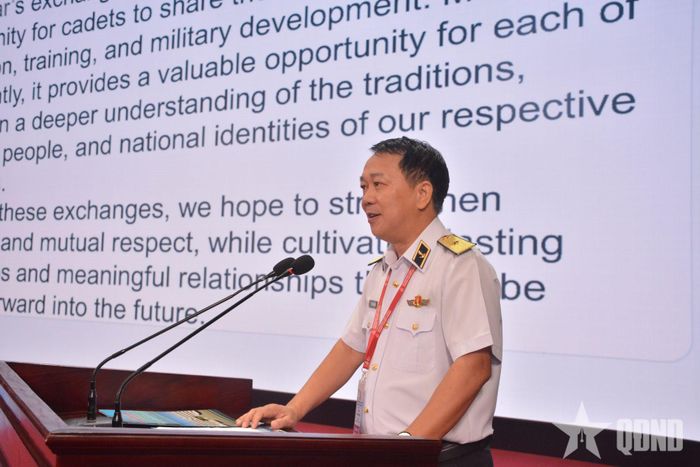 Chuẩn đô đốc, PGS, TS Ngô Thành Công, Giám đốc Học viện Hải quân phát biểu khai mạc.
