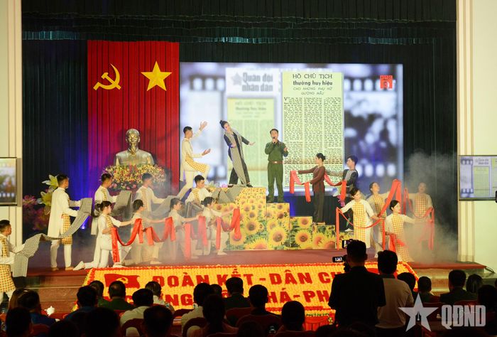 Các tiết mục văn nghệ tại chương trình.