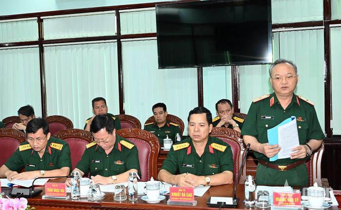 Lãnh đạo Tổng công ty 15 báo cáo tại buổi làm việc.