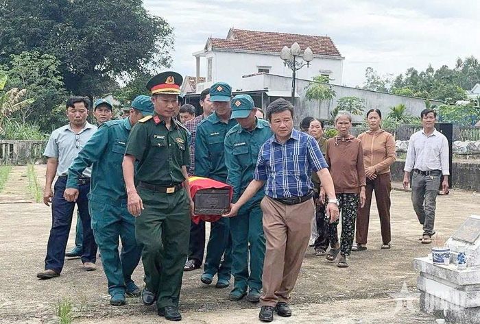Hài cốt Liệt sĩ Nguyễn Đến được đưa về an táng tại Nghĩa trang Liệt sĩ Bình Châu.