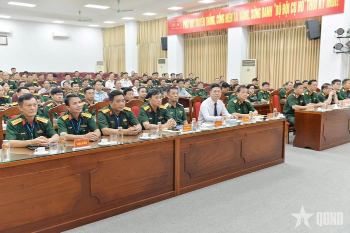 Các đại biểu dự khai mạc hội thi.