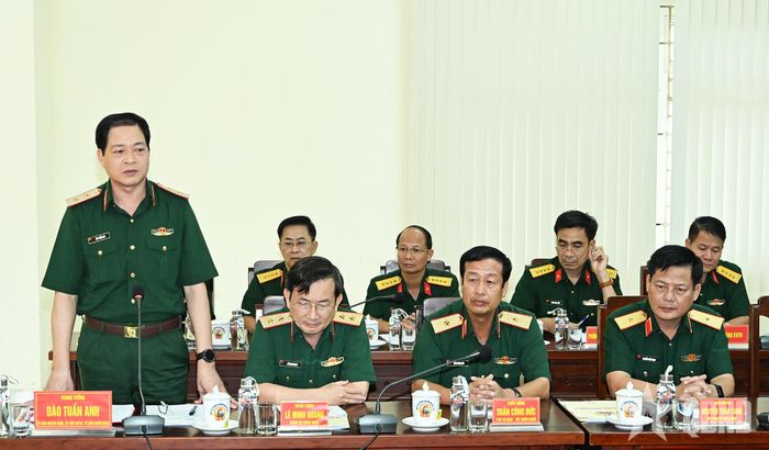 Trung tướng Đào Tuấn Anh, Ủy viên Trung ương Đảng, Tư lệnh Quân đoàn 34 phát biểu.