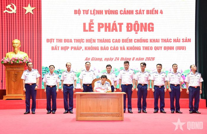  Các cơ quan, đơn vị ký kết giao ước thi đua. 