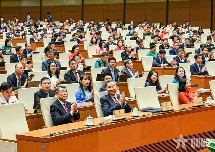 Tổng Bí thư, Chủ tịch nước Tô Lâm và các đồng chí lãnh đạo Đảng, Nhà nước tham dự phiên bế mạc Kỳ họp không thường lệ thứ nhất, Quốc hội khóa XVI. Ảnh: qdnd.vn