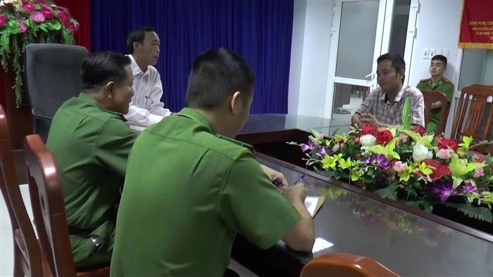Cơ quan điều tra xét hỏi đối tượng Feng Long Chun (A Lăng).