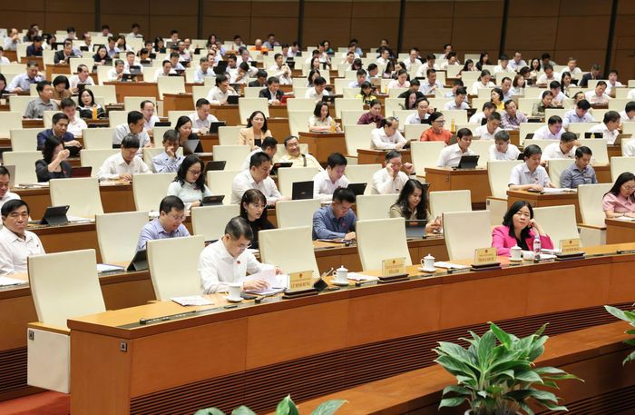  Thủ tướng Lê Minh Hưng và các đại biểu tại cuộc họp sáng 24-8. Ảnh: QUANG PHÚC 