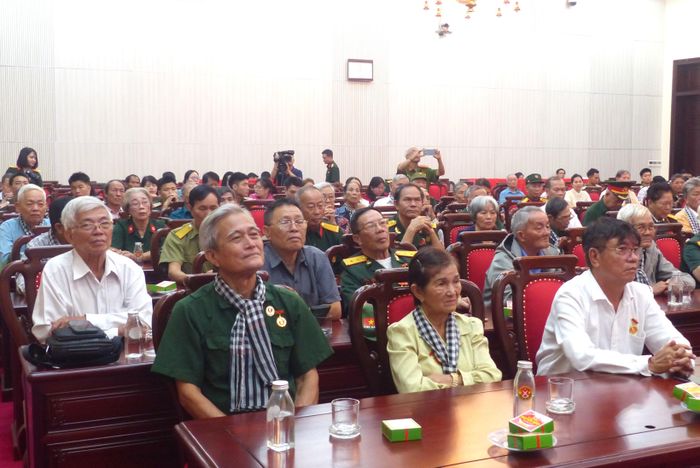 Các đại biểu dự cuộc gặp mặt. Ảnh: TRẦN BÌNH
