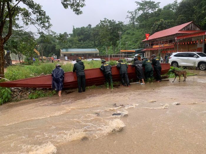 Đồn Biên phòng Nhôn Mai chuẩn bị phương tiện sẵn sàng ứng phó trước các tình huống mưa lũ