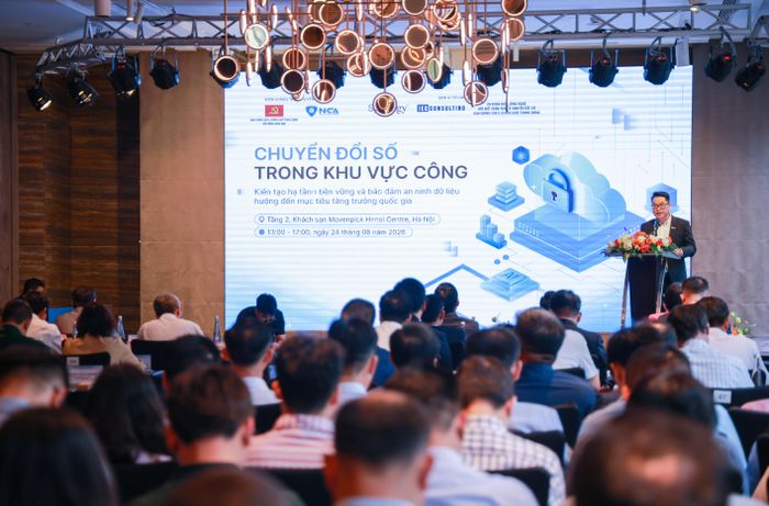 Ông Vũ Duy Hiển, Phó Tổng Thư ký kiêm Chánh Văn phòng Hiệp hội An ninh mạng quốc gia phát biểu tại sự kiện. Ảnh: LƯU THỦY