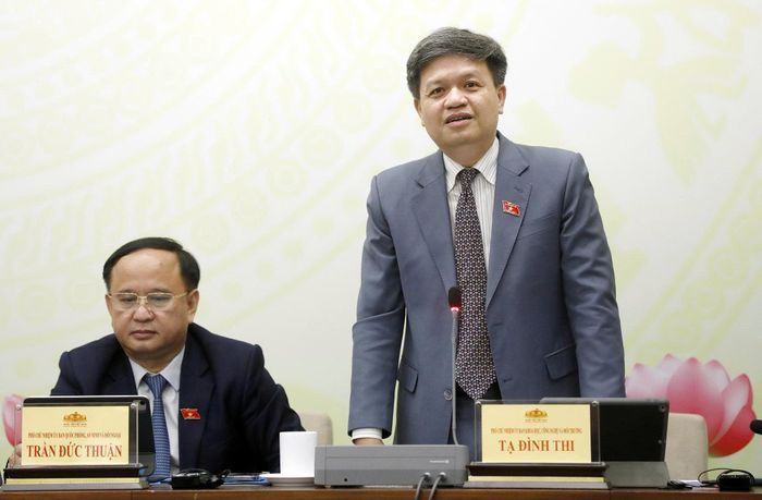 Ông Tạ Đình Thi phát biểu tại họp báo. Ảnh: QUANG PHÚC