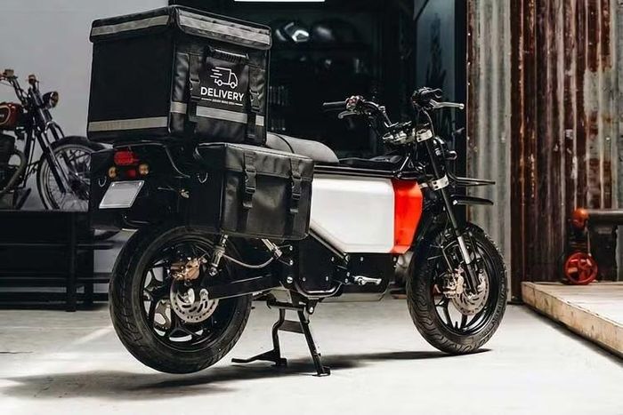Nếu theo số liệu ước tính của NUEN, về cơ bản shipper sẽ hoà vốn mua xe sau 1 năm vì theo hãng, giá dự kiến của Volty U1 sẽ khoảng 35 triệu đồng. Nhìn chung, Volty U1 là một mẫu xe hấp dẫn và có khả năng thay đổi ngành vận chuyển tại Việt Nam - nếu như lần này NUEN có thể thực sự đưa chiếc xe ra thị trường.