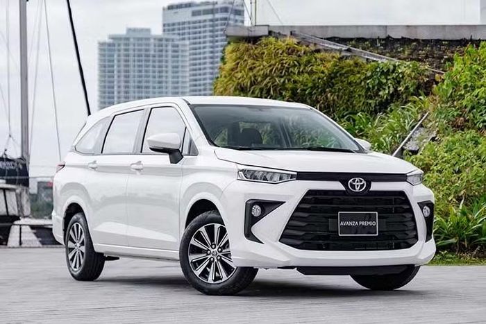 Toyota Avanza Premio: 35 xe Cũng như "người đồng hương" Honda Civic, Toyota Avanza Premio đã quay trở lại top 10 ôtô bán ế ẩm nhất thị trường Việt Nam. Mẫu MPV cỡ nhỏ này là lựa chọn của 35 khách hàng trong nước, giảm 7,5%. Con số tương ứng trong 7 tháng đầu năm 2026 của Toyota Avanza Premio là 462 xe.