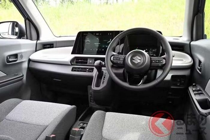 Xe được phát triển trên nền tảng HEARTECT e-platform mới dành cho xe điện. Suzuki hướng sản phẩm đến khả năng vận hành tiết kiệm năng lượng, thoải mái và thuận tiện trong quá trình sử dụng hàng ngày.