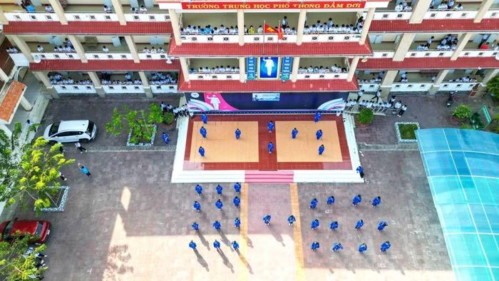 Trường THPT Đầm Dơi dự kiến tổ chức lễ khai giảng tại một địa điểm sau khi sáp nhập 2 trường.