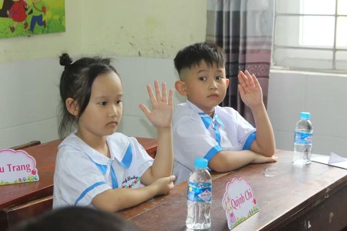 Tuần 0 giúp các em sớm làm quen với nề nếp chuyển giao từ mầm non lên bậc tiểu học.