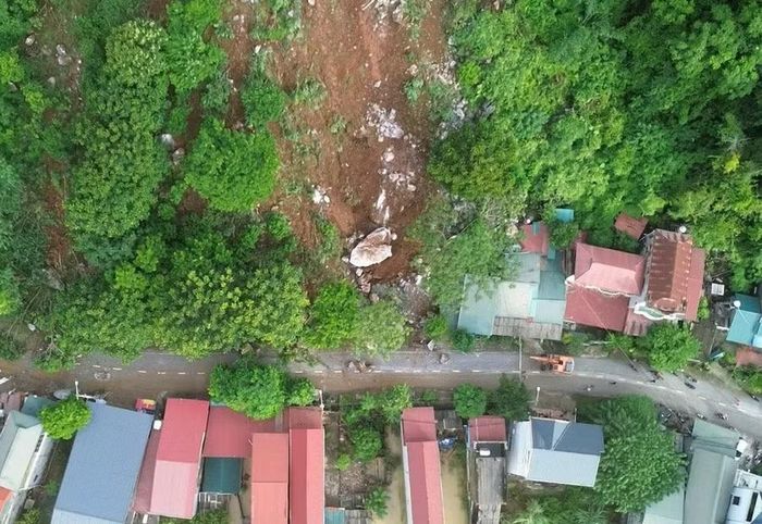 Khu vực xảy ra vụ sạt lở.