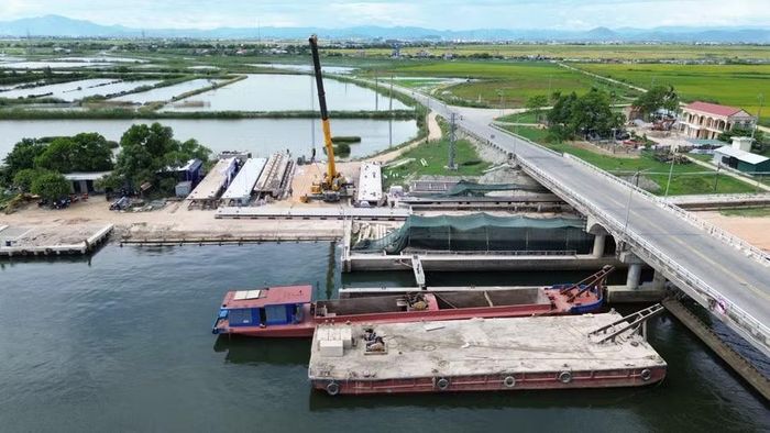 Phần đầu của công trình đập Thảo Long.