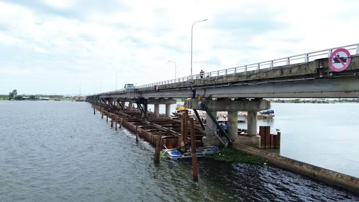 Công trường đập Thảo Long đang thi công khẩn trương.