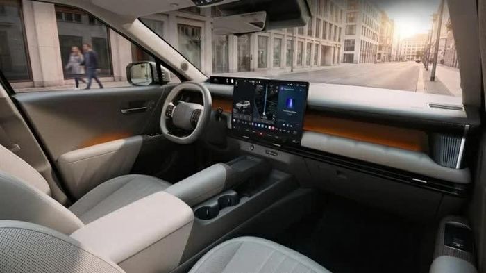 Hyundai Tucson 2027 không đi theo hướng biến cabin thành một “màn hình khổng lồ” hoàn toàn.