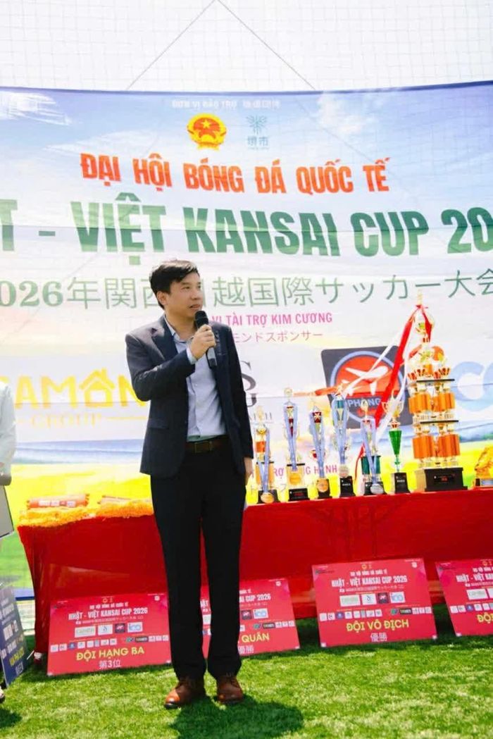 Tổng Lãnh sự Việt Nam tại Osaka Nguyễn Trường Sơn phát biểu tại sự kiện. (Nguồn: Hiệp hội người Việt Nam vùng Kansai)