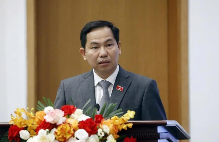 Tổng Thư ký Quốc hội, Chủ nhiệm Văn phòng Quốc hội Lê Quang Mạnh phát biểu khai mạc họp báo. (Ảnh: Quang Khánh)