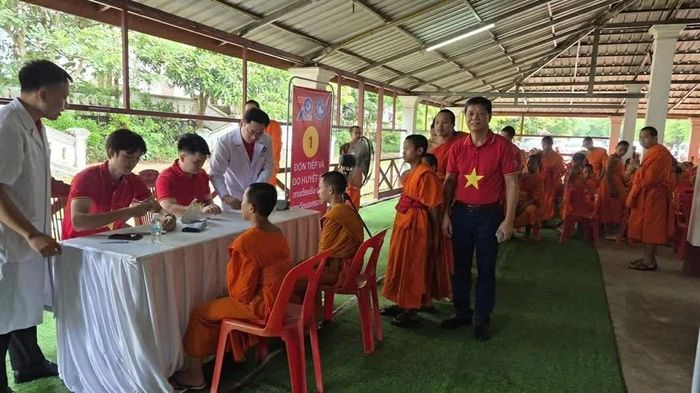 Chương trình khám sức khỏe. (Nguồn: Tổng Lãnh sự quán Việt Nam tại Luang Prabang)