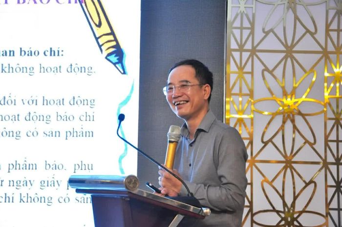 Phó Cục trưởng Cục Báo chí, Bộ Văn hóa, Thể thao và Du lịch Nguyễn Văn Hiếu phát biểu tại tọa đàm. (Ảnh: Trung Anh)