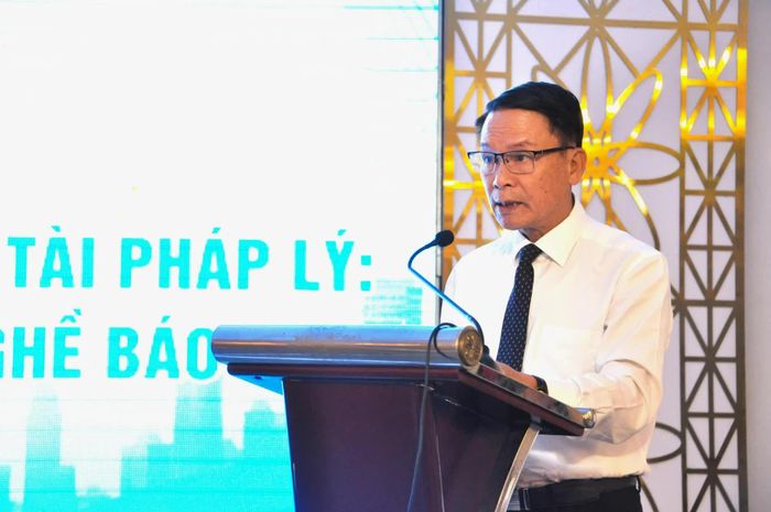 Nguyên Ủy viên Trung ương Đảng, Phó Chủ tịch Thường trực Hội Nhà báo Việt Nam Nguyễn Đức Lợi phát biểu khai mạc tọa đàm. (Ảnh: Trung Anh)