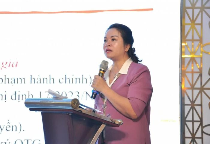 Phó Cục trưởng Cục Bản quyền tác giả, Bộ Văn hóa, Thể thao và Du lịch Phạm Thị Kim Oanh phát biểu tại tọa đàm. (Ảnh: Trung Anh)