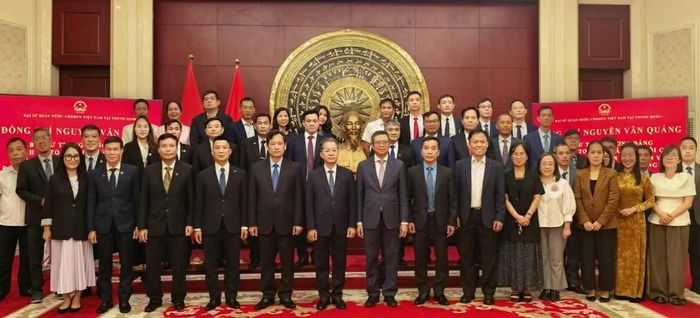 Các đại biểu chụp ảnh chung. (Nguồn: Đại sứ quán Việt Nam tại Trung Quốc)