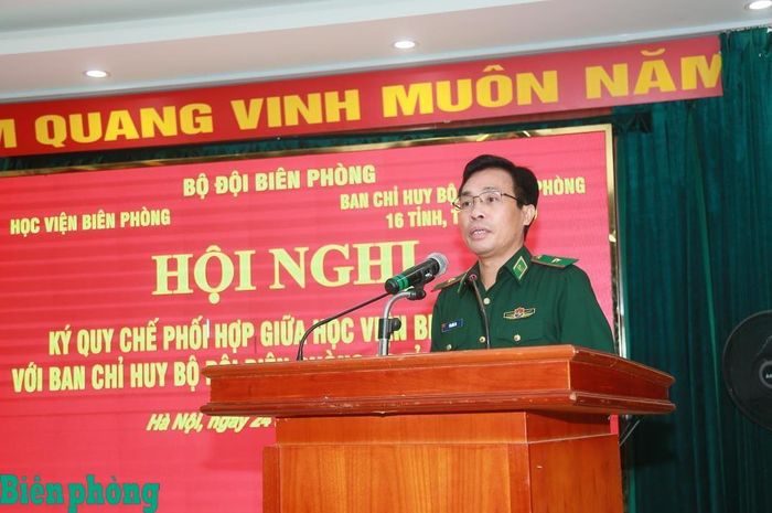 Thiếu tướng Vũ Quốc Ân, Phó Chính ủy Bộ đội Biên phòng phát biểu chỉ đạo tại hội nghị. Ảnh: Cẩm Linh